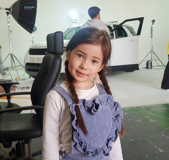<a href='/b_sketch.html?ptype=view&idx=6845&page=31&code=b_sketch'>유아 카시트 촬영. 혼혈 아이모델들과</a>