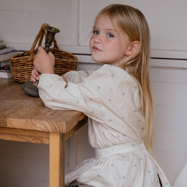 <a href='/b_sketch.html?ptype=view&idx=10683&page=3&code=b_sketch'>에이보브하우스 외국인 키즈모델 섭의</a>