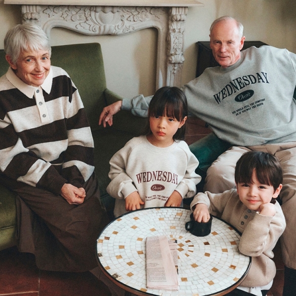 <a href='/b_sketch.html?ptype=view&idx=10972&page=1&code=b_sketch'>웬즈데이오아시스 시니어 외국인 모델 섭외</a>