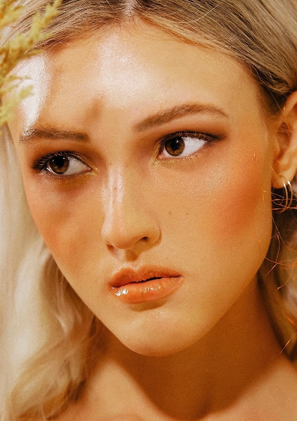 <a href='/index.html?ptype=view&idx=6243&page=28&code=model'>Chic/ Unique</a>