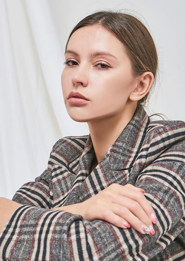 <a href='/index.html?ptype=view&idx=6255&page=27&code=model'>Chic/ Elegance</a>