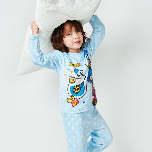 <a href='/portfolio.html?ptype=view&idx=7344&page=2&code=sports_star'>티엘 룩북촬영</a>