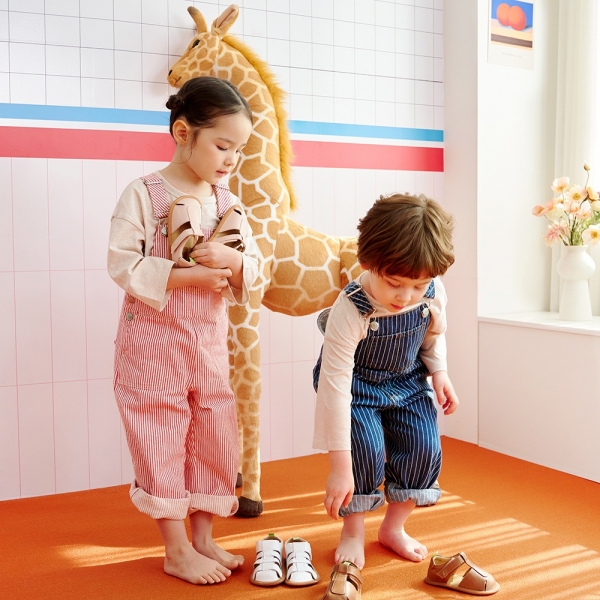 <a href='/portfolio.html?ptype=view&idx=9951&page=1&code=sports_star'> 스텝케어 신발 룩북촬영</a>